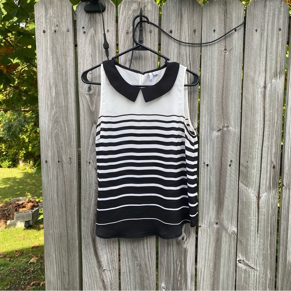 Express Black and White Striped Blouse with Peter Pan Color Size M - Picture 3 of 3